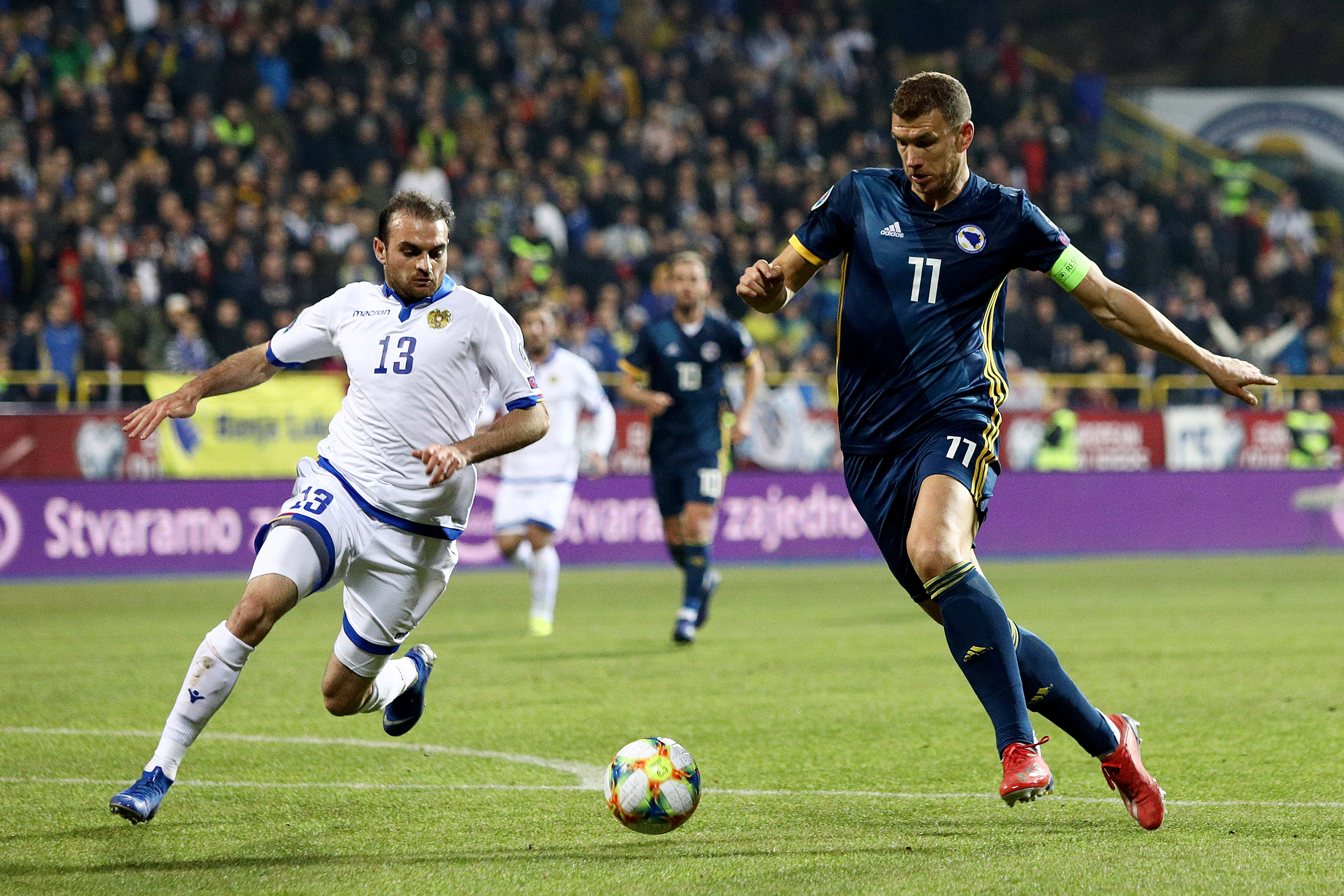 科林蒂安训练开放日,今晚篮板制胜引观众欢呼,世预赛在即,年轻球员获得机会的简单介绍 科林蒂安训练开放日,今晚篮板制胜引观众欢呼,世预赛在即,年轻球员获得机会的简单介绍