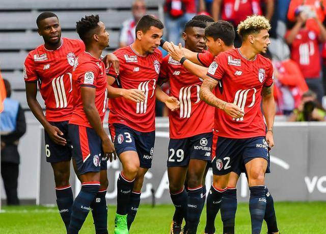 辩论赛场气氛紧张激烈 辩论赛场气氛紧张激烈