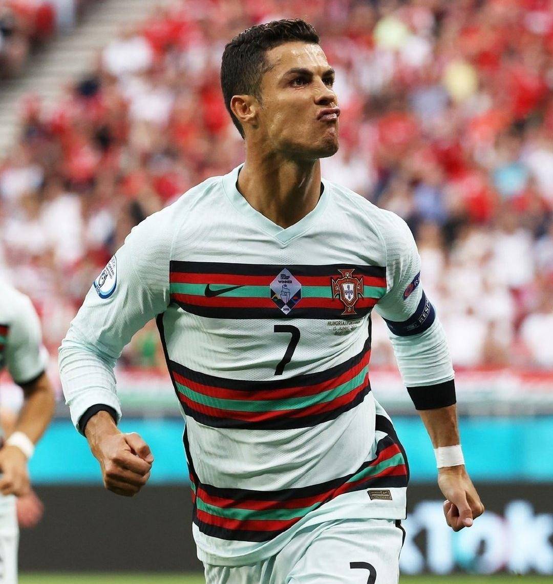 赛地聚焦——英超国际比赛日热度飙升，尤文图斯战术微调，管理层满意，细节决定成败的简单介绍